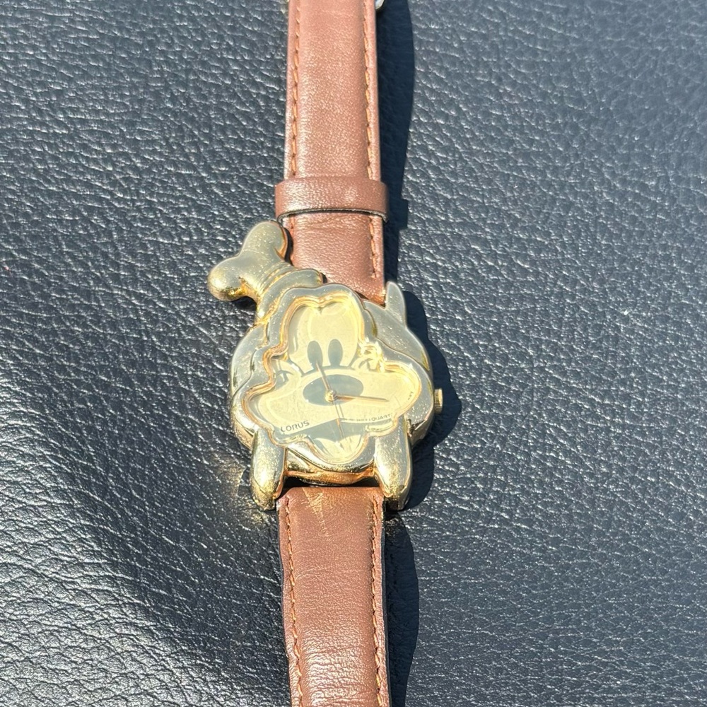 Vintage LORUS Seiko Disney Goofy 32mm Quartz Watch Gold Case Tan Leather RZK368